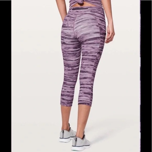 Lululemon Speed Up 21” Crop Shadowed Smoked Mulberry - Picture 2 of 13
